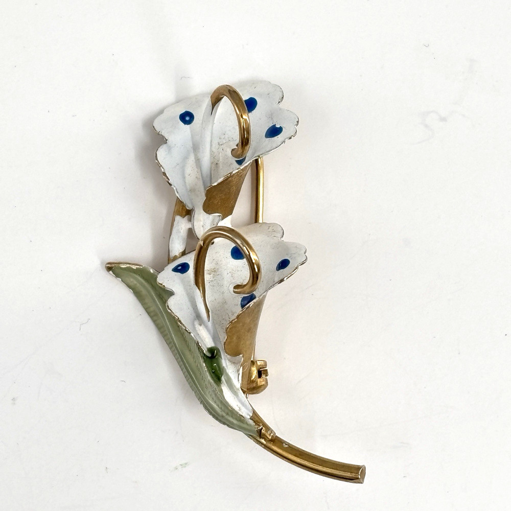 Vtg Enamel Flower Brooch White Blue Polka Dot Lily Gold Tone Leaf Pin